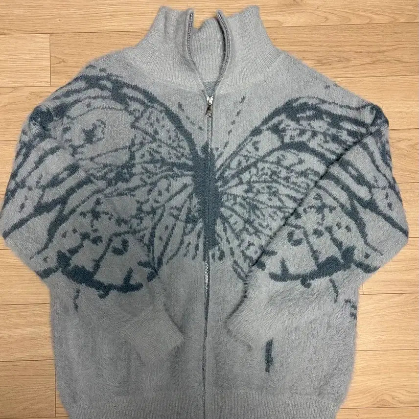 [BUNJANG] Butterfly Pattern Knit Zip-Up Hoodie / 나비 패턴 니트 집업 후드집업 털 집업 오버핏