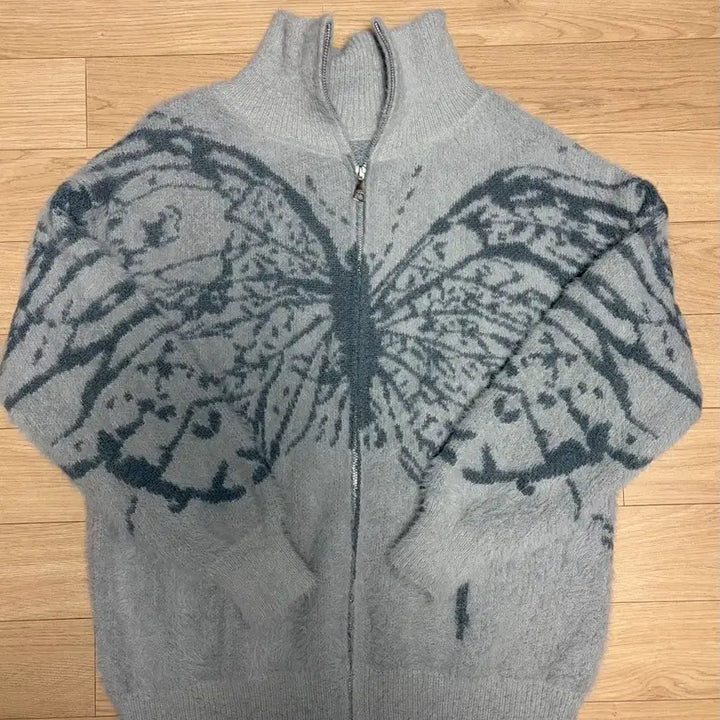 [BUNJANG] Butterfly Pattern Knit Zip-Up Hoodie / 나비 패턴 니트 집업 후드집업 털 집업 오버핏
