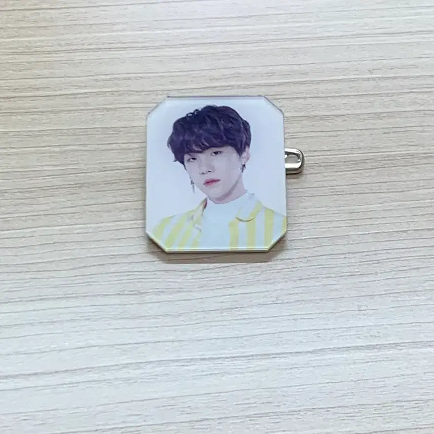 [BUNJANG] BTS Suga Love Yourself Acrylic Badge / 슈가 럽셀콘 아크릴 뱃지 방탄소년단