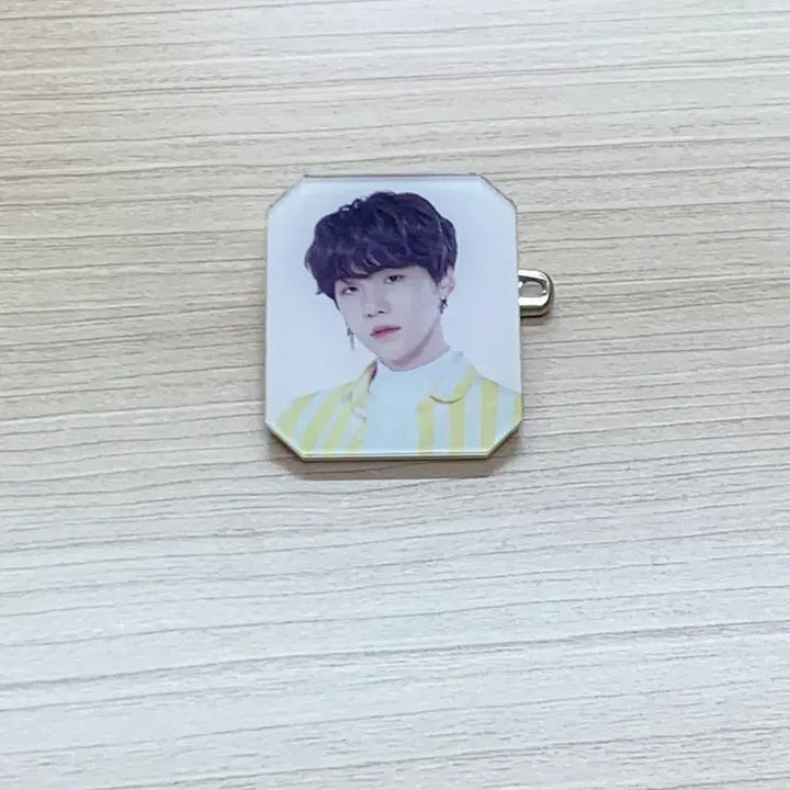 [BUNJANG] BTS Suga Love Yourself Acrylic Badge / 슈가 럽셀콘 아크릴 뱃지 방탄소년단