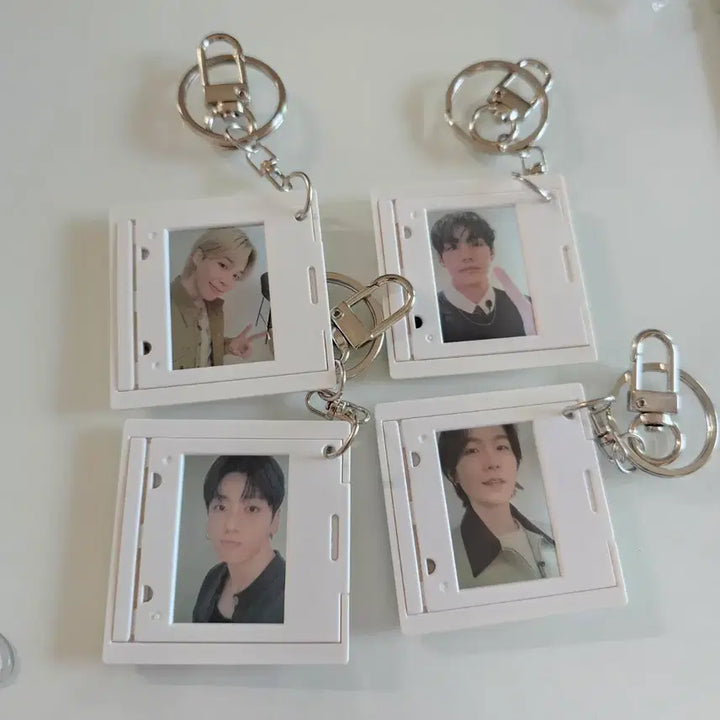 [BUNJANG] BTS Arirang Album Suga Jimin V Jungkook Weverse POB Keyring Bundle Set / (일괄) 방탄bts 아리랑 앨범 윤기슈가지민태형정국 위버스특전 키링포카