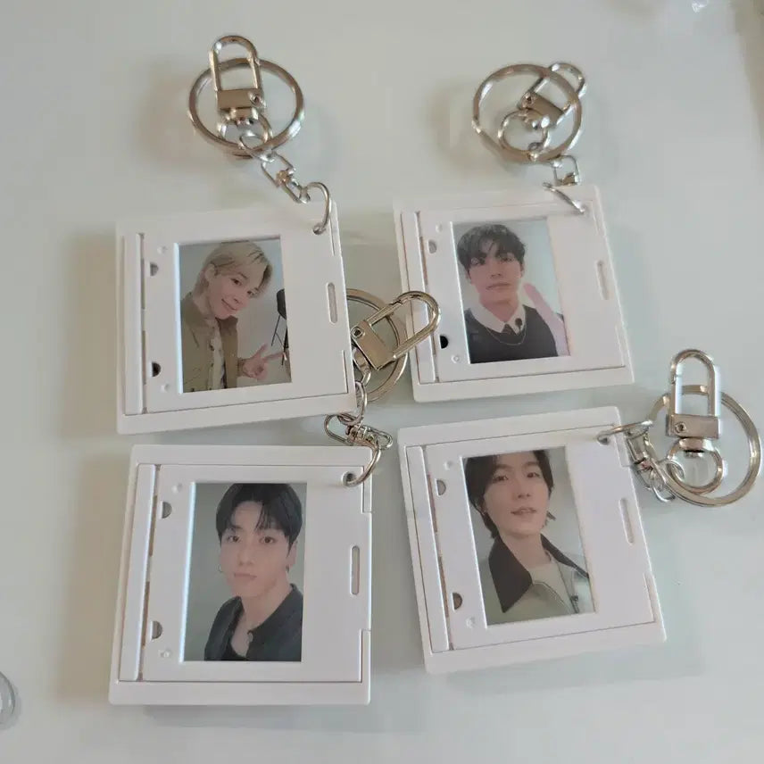[BUNJANG] BTS Arirang Album Suga Jimin V Jungkook Weverse POB Keyring Bundle Set / (일괄) 방탄bts 아리랑 앨범 윤기슈가지민태형정국 위버스특전 키링포카