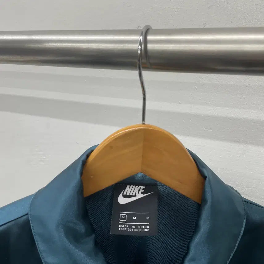 [BUNJANG] Nike Satin Crop Jacket (Women) - M Size / 여성)NIKE 나이키 세틴 크롭 자켓 M사이즈