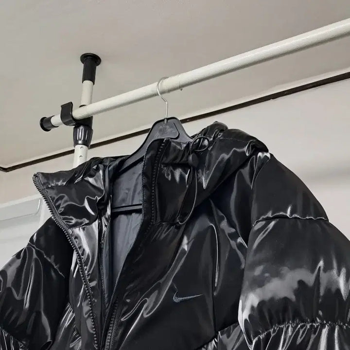 [BUNJANG] Nike THERMA-FIT Long Padded Jacket / 블랙 광택 롱 패딩 점퍼 나이키 공용 THERMA-FIT 롱패딩 블랙