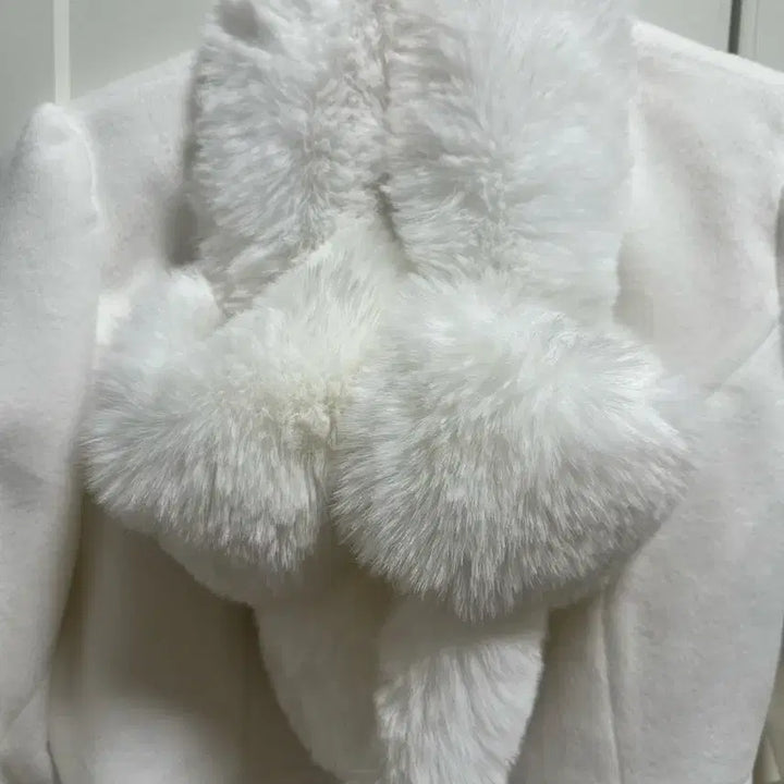 [BUNJANG] Evelyn Bijou Faux Fur Coat White / 새상품) 에블린 비쥬 퍼 코트 evelyn 스나계 그레일 화이트