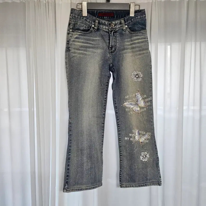 [BUNJANG] Embroidered Butterfly Bootcut Jeans / 나비 자수 부츠컷 청바지