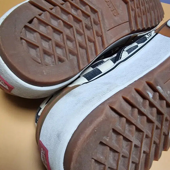 [BUNJANG] Vans Checkerboard Slip-on Black/White Sneakers / 반스 체커보드 250 슬립온 블랙/화이트