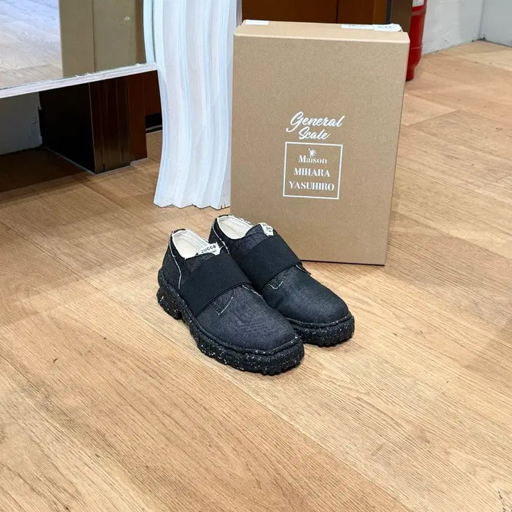 [BUNJANG] Mihara Yasuhiro x JUCKER GENERAL SCALE Denim Sneakers / 미하라 야스히로 x 주카 제너럴 스케일 데님 스니커즈