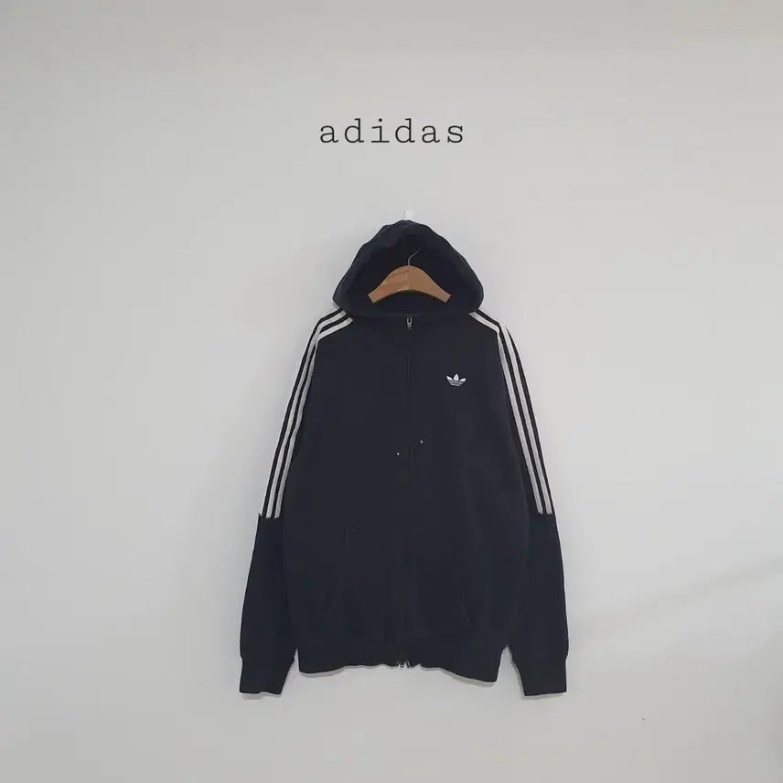 [BUNJANG] Adidas Embroidered Logo Three-Stripe Hoodie Black / No.26032215 아디다스 자수로고 삼선 후드집업 블랙