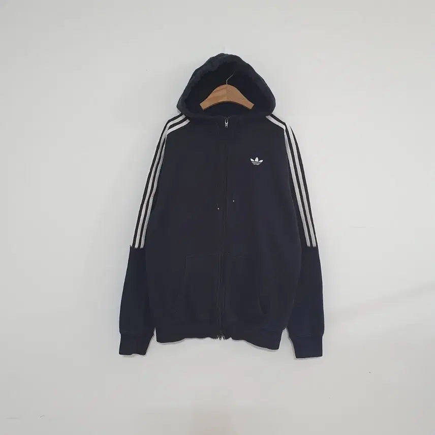 [BUNJANG] Adidas Embroidered Logo Three-Stripe Hoodie Black / No.26032215 아디다스 자수로고 삼선 후드집업 블랙