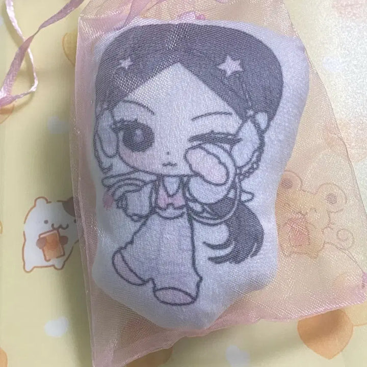[SOLD OUT] 아일릿 윤아 일사님 쿠션키링 양도