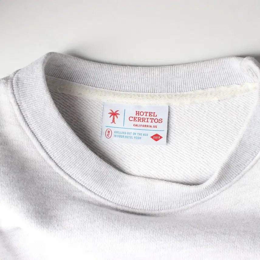 [BUNJANG] Hotel Cerritos Logo Embroidered Sweatshirt / 호텔세리토스 로고 자수 스웨트셔츠 맨투맨