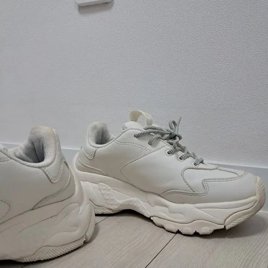 [BUNJANG] MLB Boston Chunky Sneakers / MLB 화이트 어글리 스니커즈 운동화 MLB Boston 청키 운동화 2