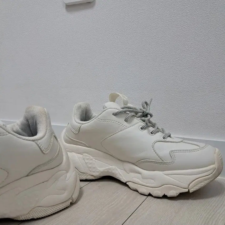 [BUNJANG] MLB Boston Chunky Sneakers / MLB 화이트 어글리 스니커즈 운동화 MLB Boston 청키 운동화 2