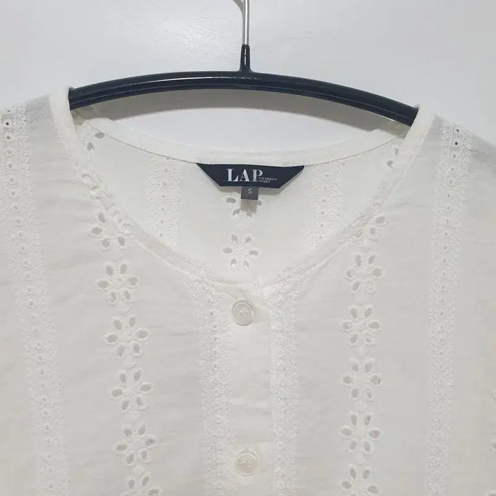 [BUNJANG] LAP Punching Blouse S / LAP 펀칭 블라우스 S_S0239