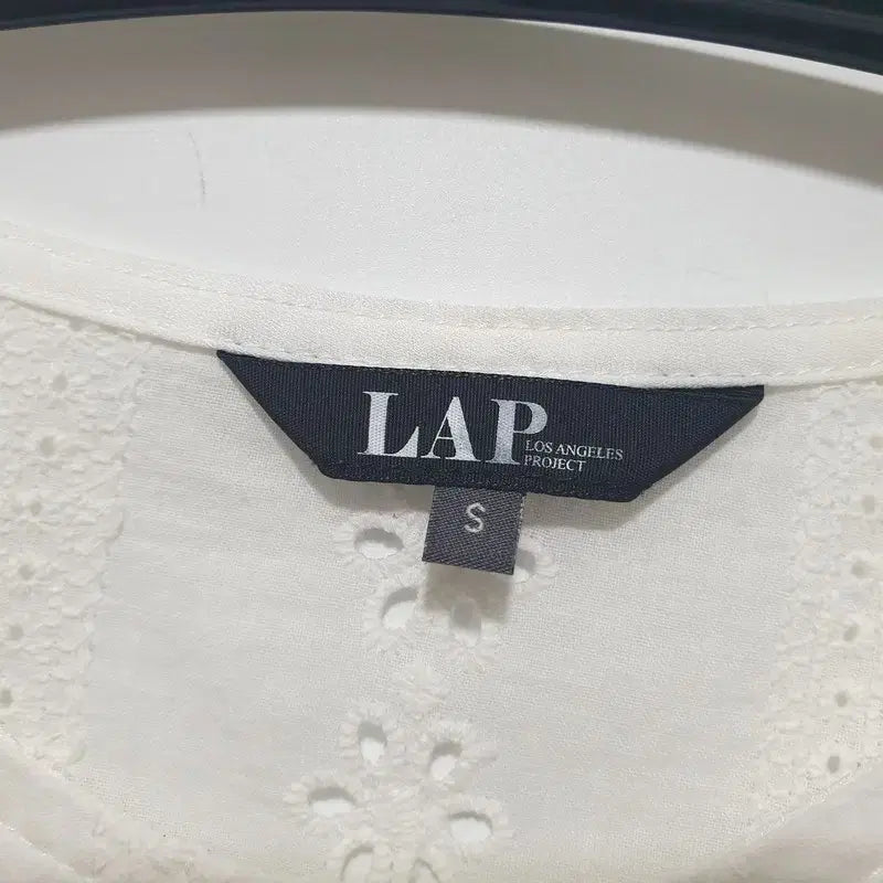 [BUNJANG] LAP Punching Blouse S / LAP 펀칭 블라우스 S_S0239