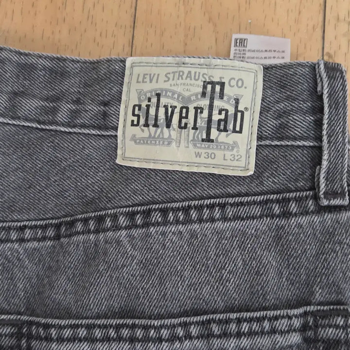 [SOLD OUT] 리바이스 실버탭 SILVERTAB 루즈 흑청 30