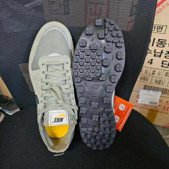 [BUNJANG] Nike C1TY Surplus Light Army Khaki Sneakers / 614-[새상품] 나이키 C1TY 서플러스 라이트 아미 카키 280