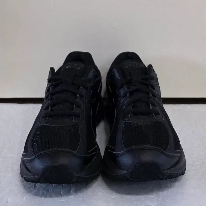 [SOLD OUT] [240] 아식스 조그100S 트리플블랙 와이드발볼2E