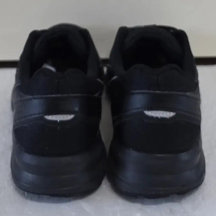[SOLD OUT] [240] 아식스 조그100S 트리플블랙 와이드발볼2E