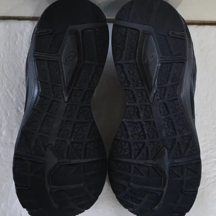 [SOLD OUT] [240] 아식스 조그100S 트리플블랙 와이드발볼2E