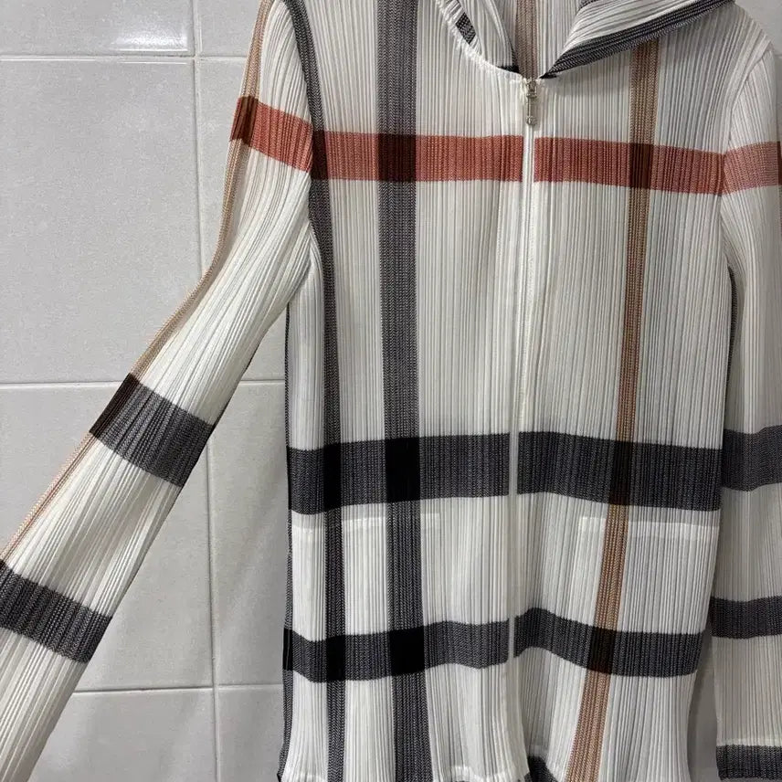 [BUNJANG] Daks Pleated Hooded Zip-up / 닥스 플리츠 후드집업