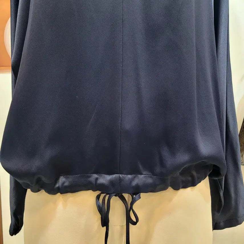 [BUNJANG] ZARA Silky Navy Blouse / 자라 ZARA 실키 네이비 블라우스