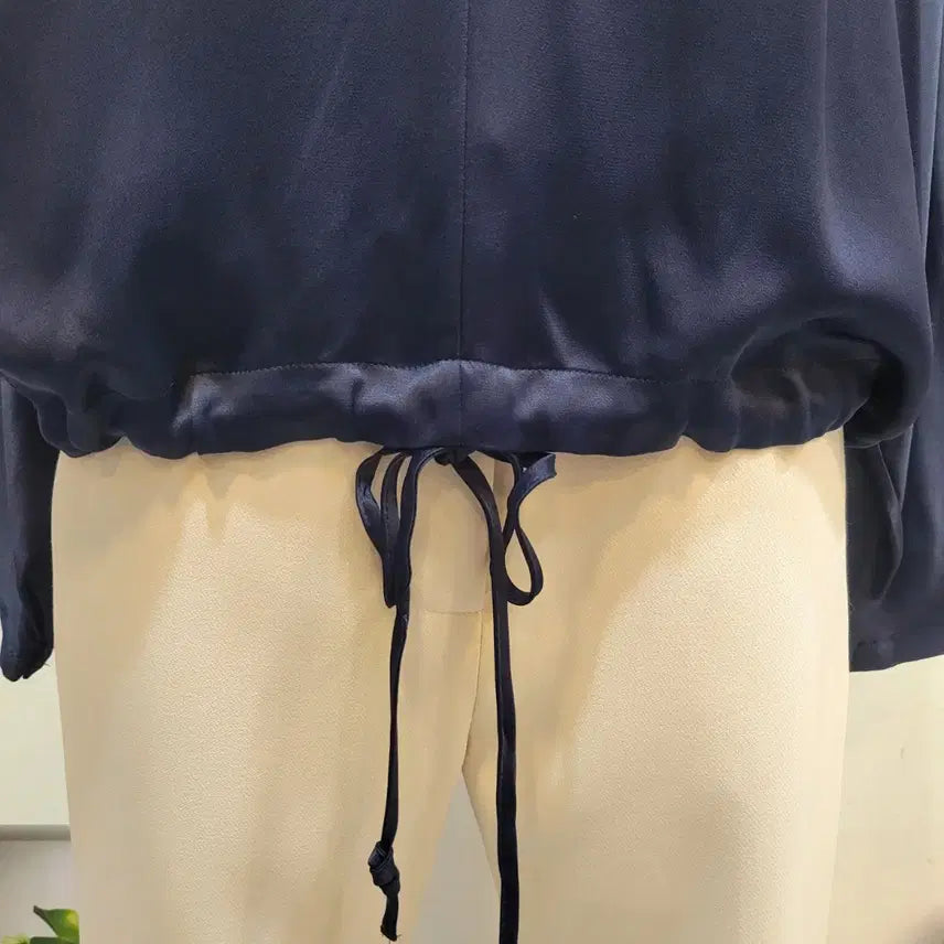 [BUNJANG] ZARA Silky Navy Blouse / 자라 ZARA 실키 네이비 블라우스