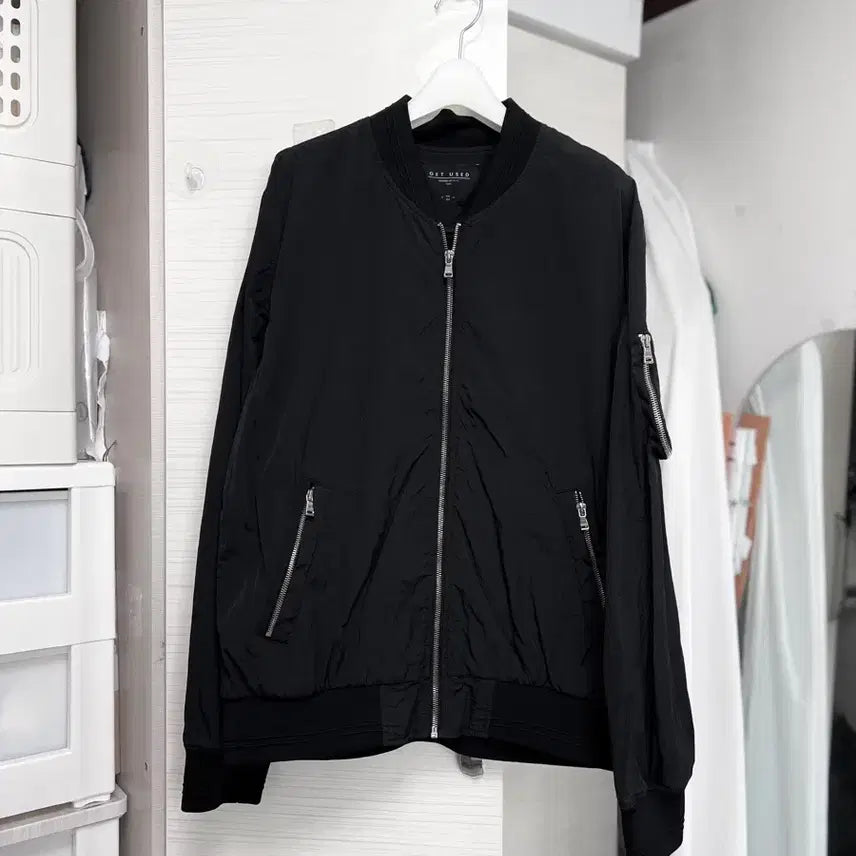 [SOLD OUT] 겟유즈드 바스락 경량 항공점퍼 바람막이