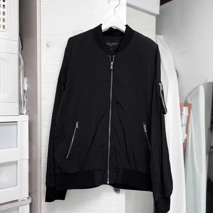 [SOLD OUT] 겟유즈드 바스락 경량 항공점퍼 바람막이