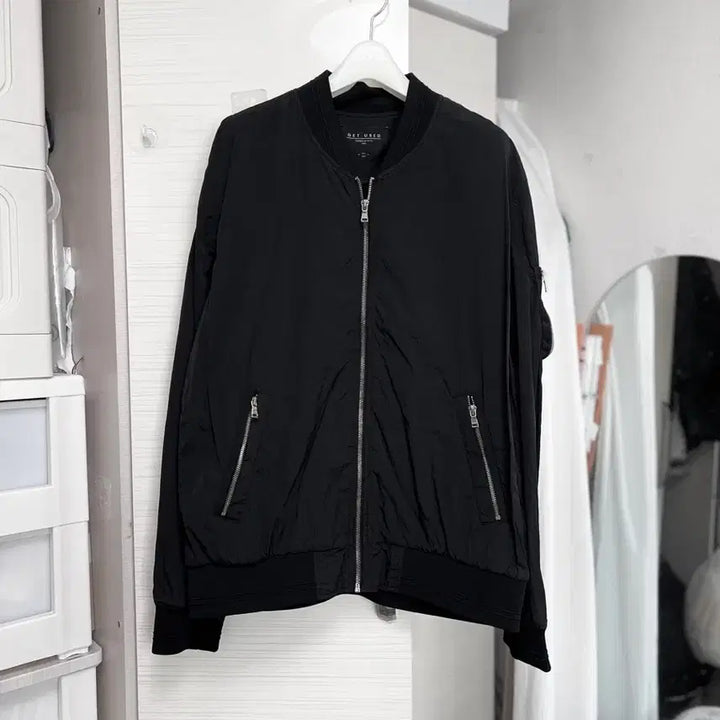 [SOLD OUT] 겟유즈드 바스락 경량 항공점퍼 바람막이