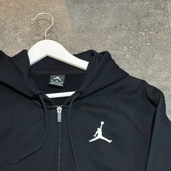 [BUNJANG] Jordan Black Hoodie Zip-Up Jacket (Overseas Edition) - L Size / 조던 블랙 후드집업 점퍼 해외판 L사이즈