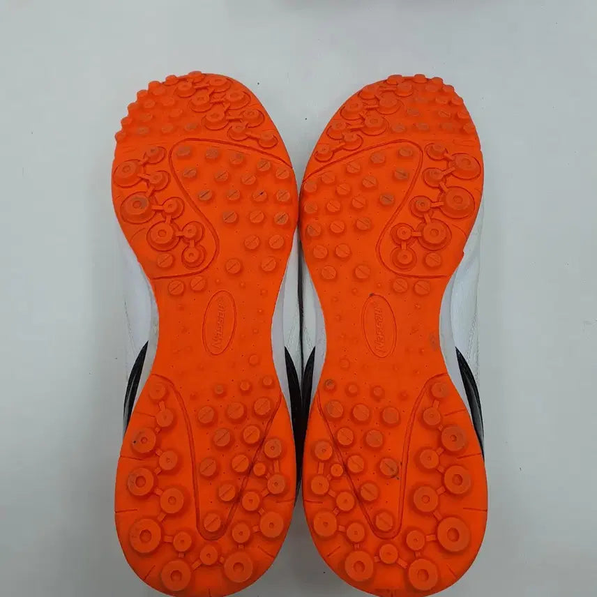 [BUNJANG] Nassau Dribble Master Futsal Shoes (White/Orange) 265mm / 낫소 드리블 마스터 풋살화 (화이트/오렌지) 265mm
