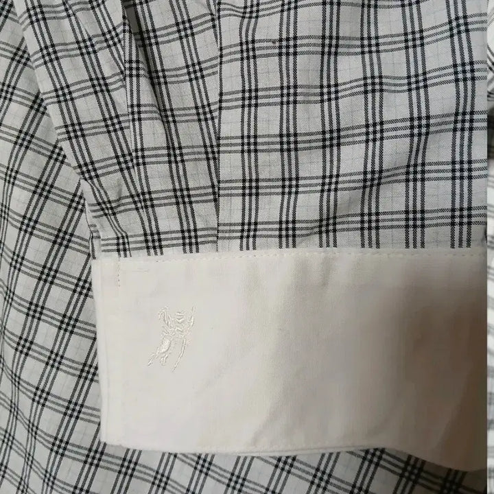[BUNJANG] Burberry Check Pattern Henley Shirt / 정품 버버리 체크 패턴 헨리넥 셔츠