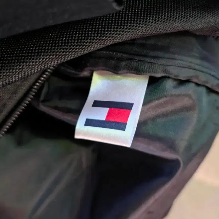 [BUNJANG] Tommy Hilfiger Duffle Bag / 타미힐피거 더플백 가방