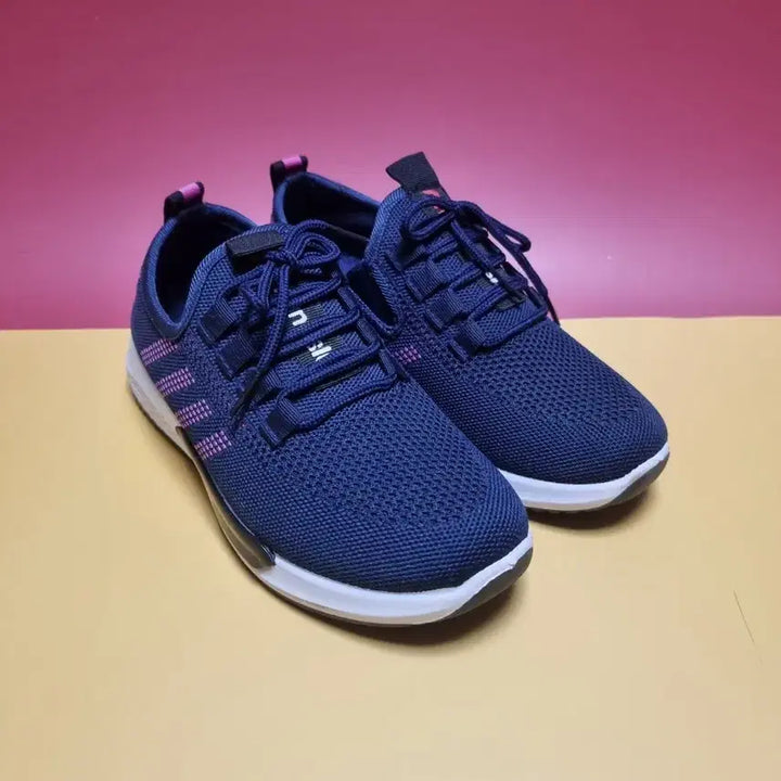 [BUNJANG] Navy/Pink 240 Mesh Sneakers / 네이비/핑크색 240 운동화 메쉬 스니커즈