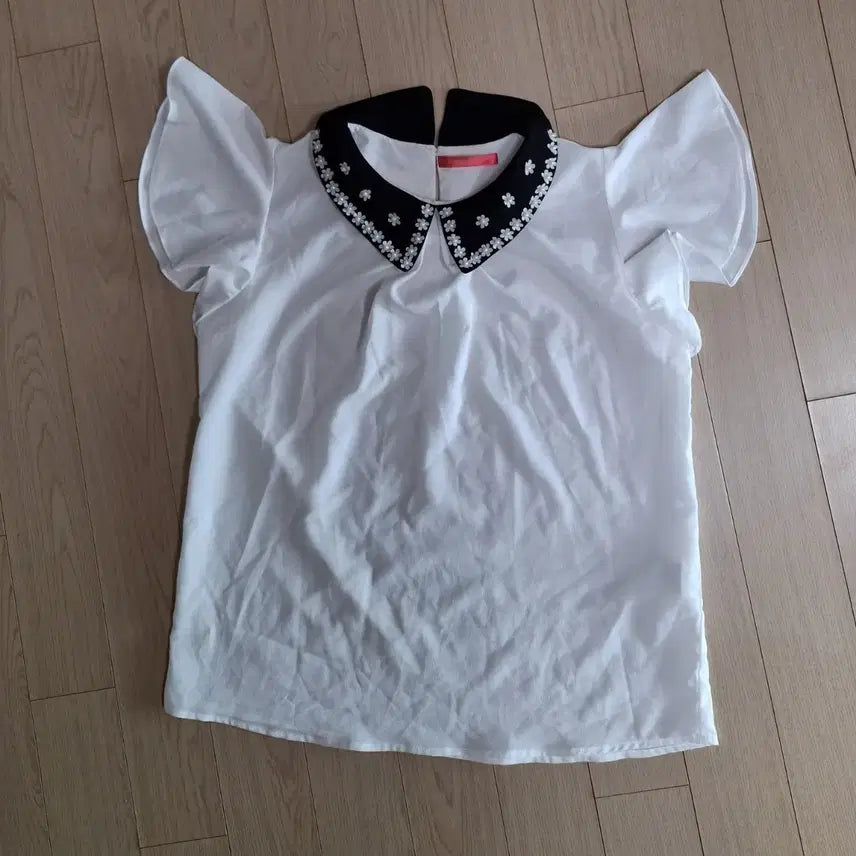 [BUNJANG] White Blouse with Flower Collar / 플라워 카라 화이트 블라우스