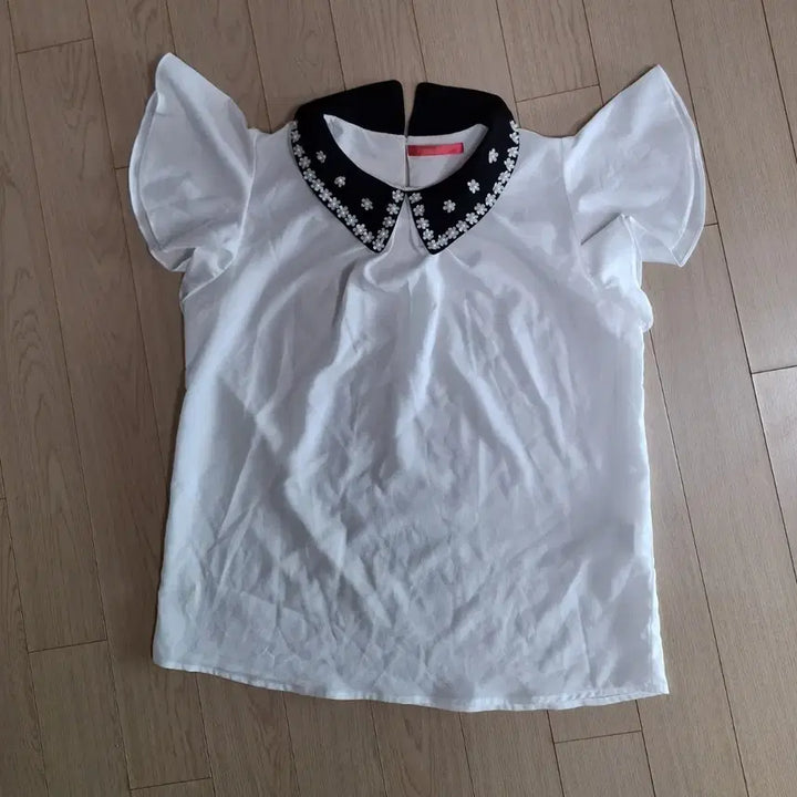 [BUNJANG] White Blouse with Flower Collar / 플라워 카라 화이트 블라우스