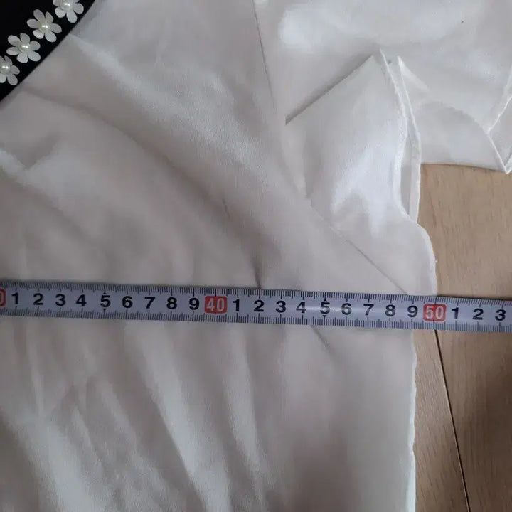 [BUNJANG] White Blouse with Flower Collar / 플라워 카라 화이트 블라우스