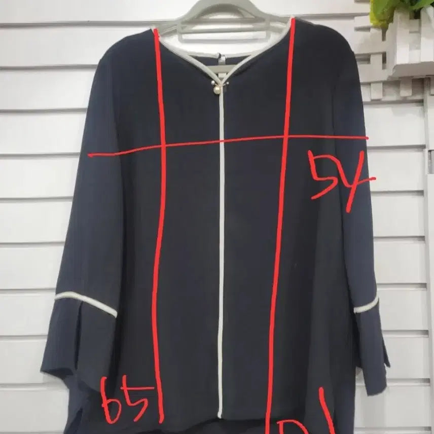 [BUNJANG] Izzat Collection Black Blouse / 