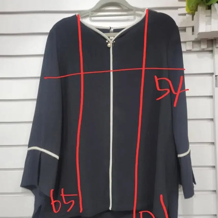 [BUNJANG] Izzat Collection Black Blouse / 