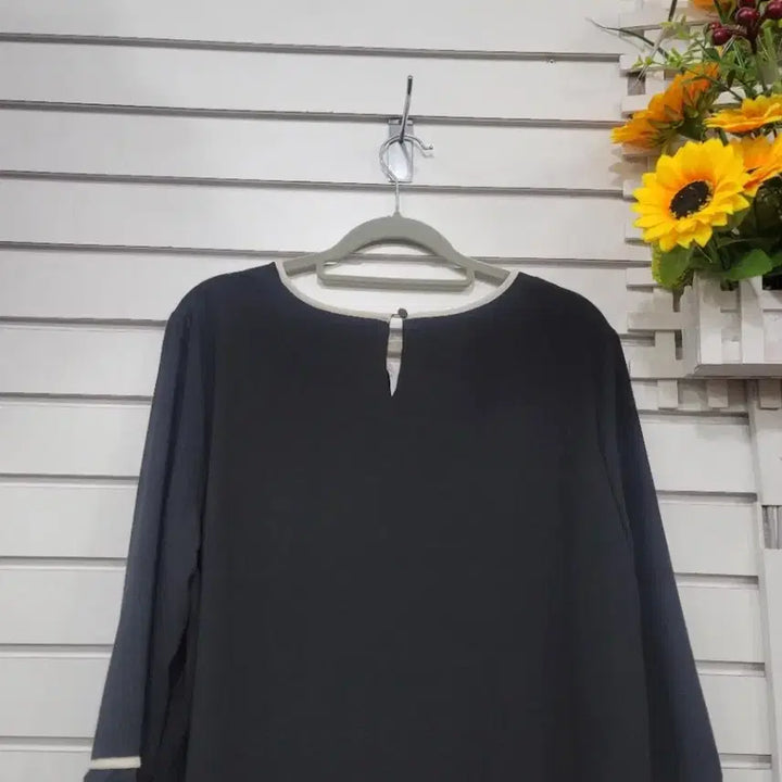 [BUNJANG] Izzat Collection Black Blouse / 