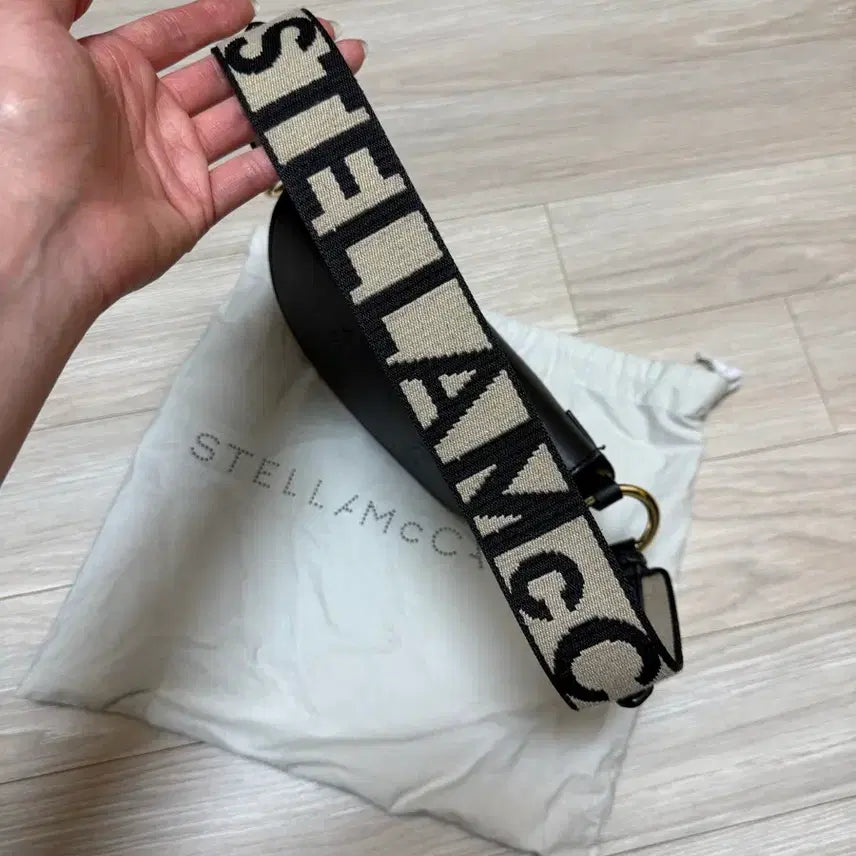 [BUNJANG] Stella McCartney Saddle Shoulder Bag / 스텔라 맥카트니 블랙 숄더백 새들백