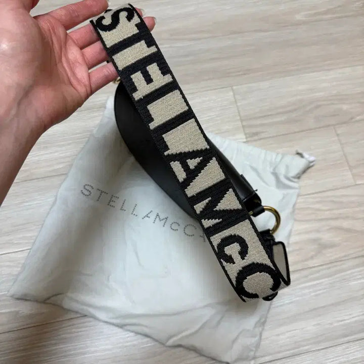 [BUNJANG] Stella McCartney Saddle Shoulder Bag / 스텔라 맥카트니 블랙 숄더백 새들백