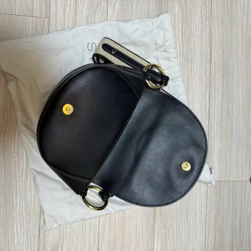 [BUNJANG] Stella McCartney Saddle Shoulder Bag / 스텔라 맥카트니 블랙 숄더백 새들백