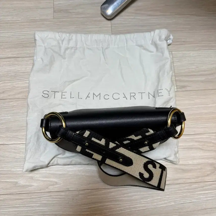 [BUNJANG] Stella McCartney Saddle Shoulder Bag / 스텔라 맥카트니 블랙 숄더백 새들백