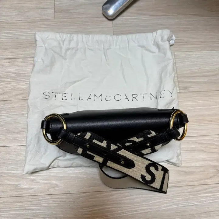 [BUNJANG] Stella McCartney Saddle Shoulder Bag / 스텔라 맥카트니 블랙 숄더백 새들백