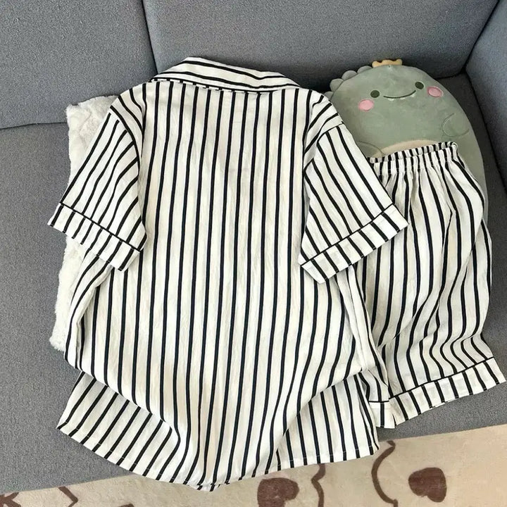 [BUNJANG] Striped Short-Sleeve Pajama Set / 스트라이프 반팔 잠옷 세트
