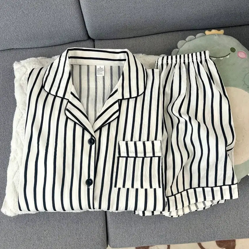 [BUNJANG] Striped Short-Sleeve Pajama Set / 스트라이프 반팔 잠옷 세트