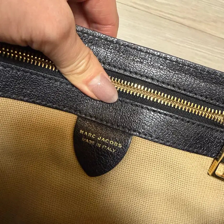 [BUNJANG] Marc Jacobs Black Leather Tote Bag / 마크제이콥스 블랙 레더 백